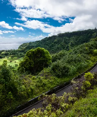 Fahre über die beliebte Road to Hana